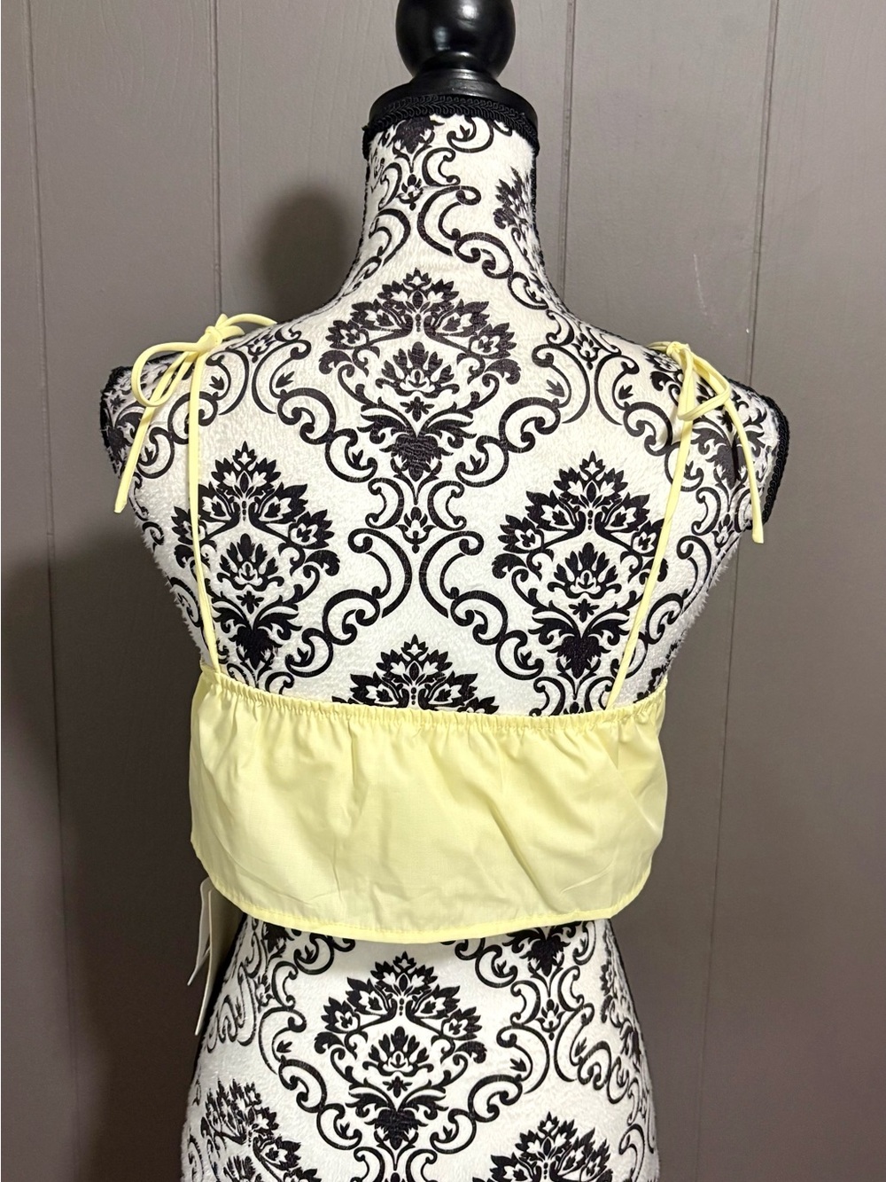 COMMENSE Yellow Tie-Shoulder Crop Top - Picture 3 of 8